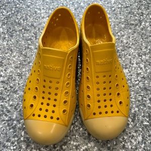 GUC Native yellow Jefferson’s glow in the dark soles! Size 13